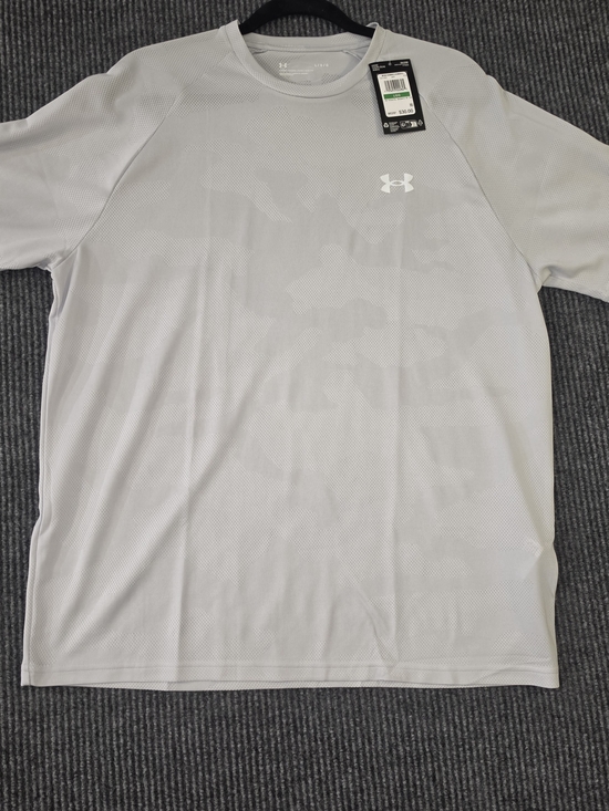 Under Armour Other - Under Armour Men’s Light Gray Short Sleeve Performance Tee